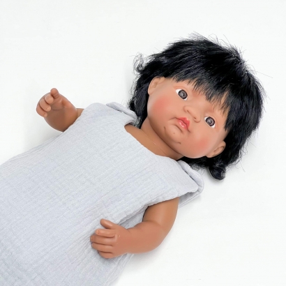 Muślinowy śpiworek do spania dla lalek Miniland 38cm i Paola Reina
